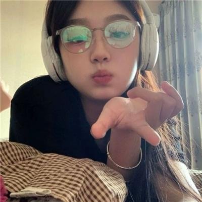 他的摩托车，她的岛